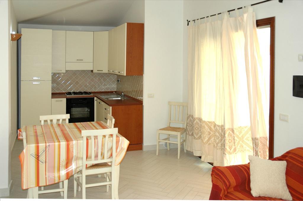 Holiday Homes Stella Marina San Teodoro  Kamer foto