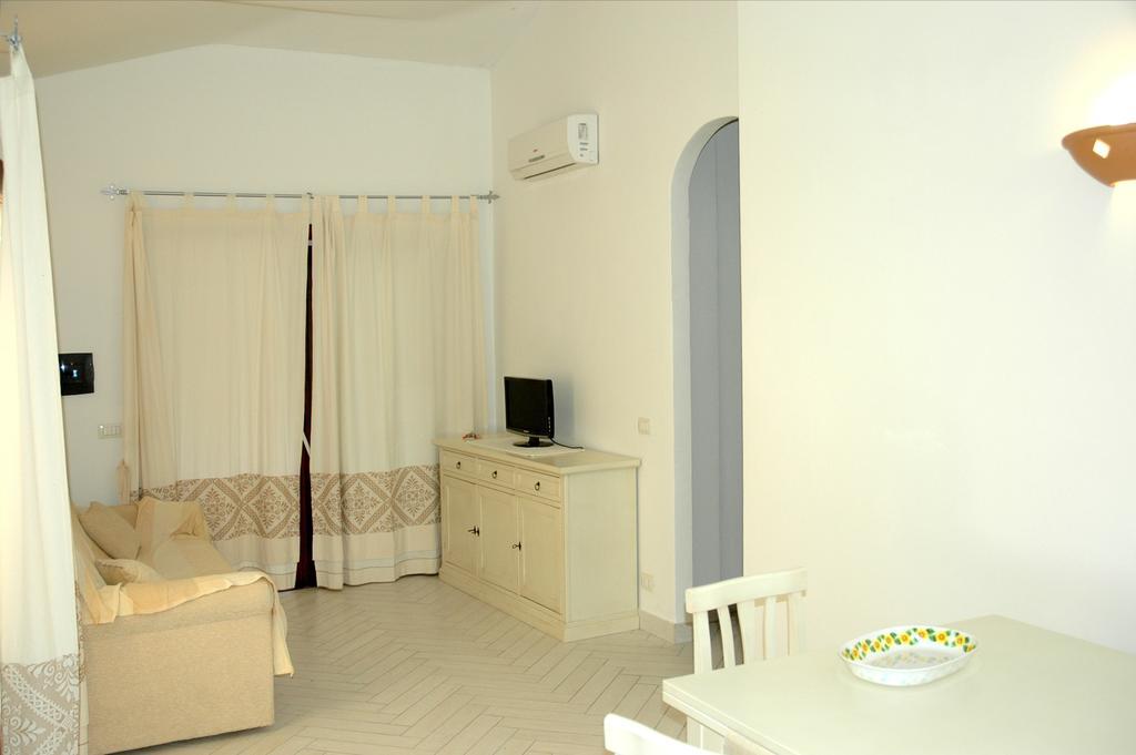 Holiday Homes Stella Marina San Teodoro  Kamer foto