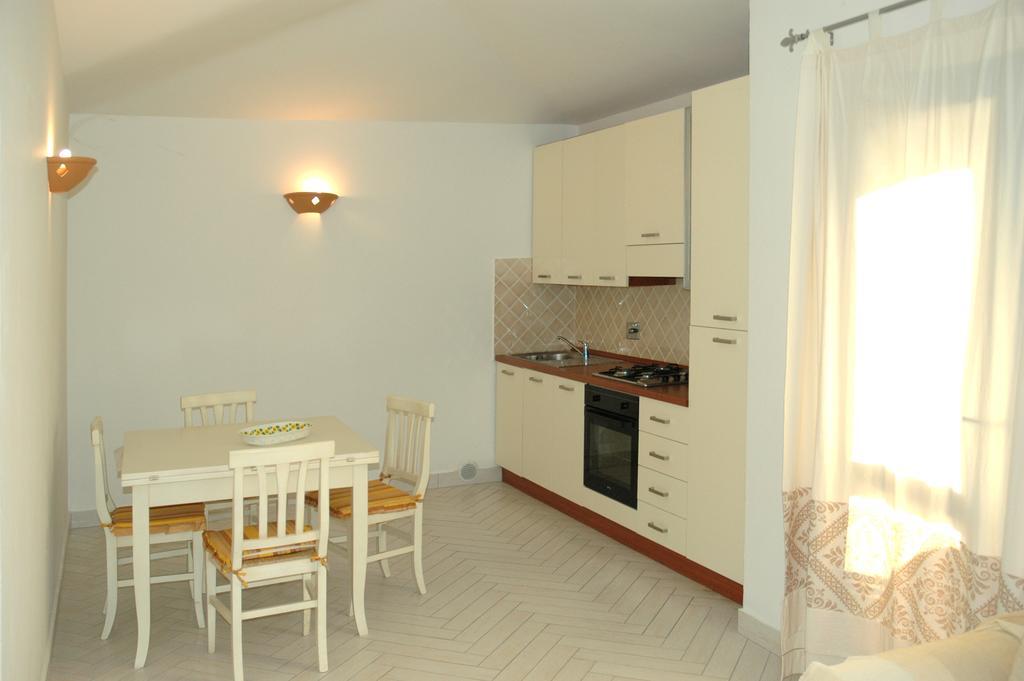 Holiday Homes Stella Marina San Teodoro  Kamer foto