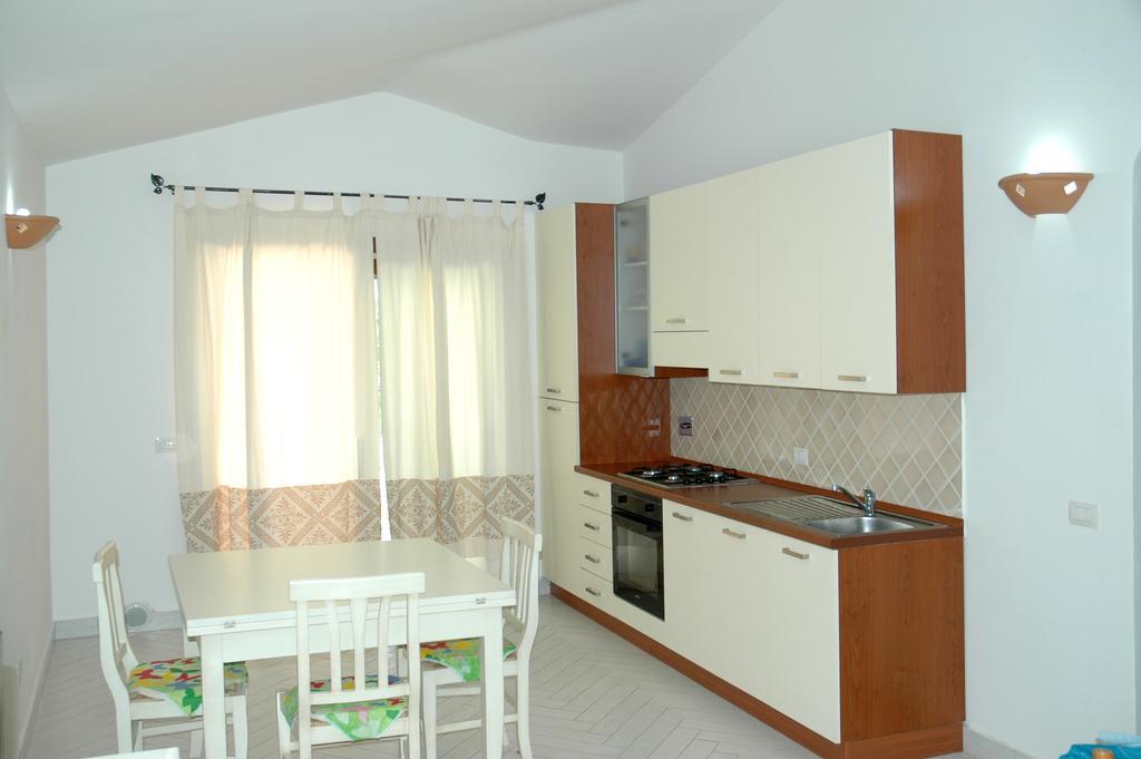 Holiday Homes Stella Marina San Teodoro  Kamer foto