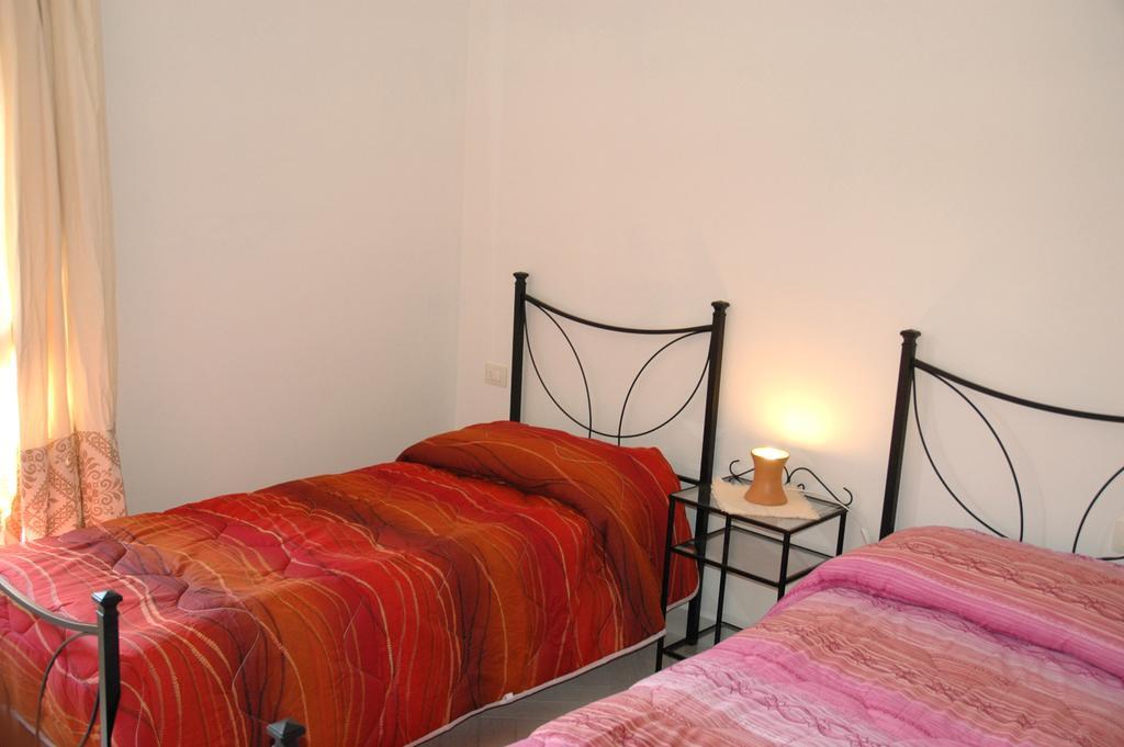 Holiday Homes Stella Marina San Teodoro  Kamer foto