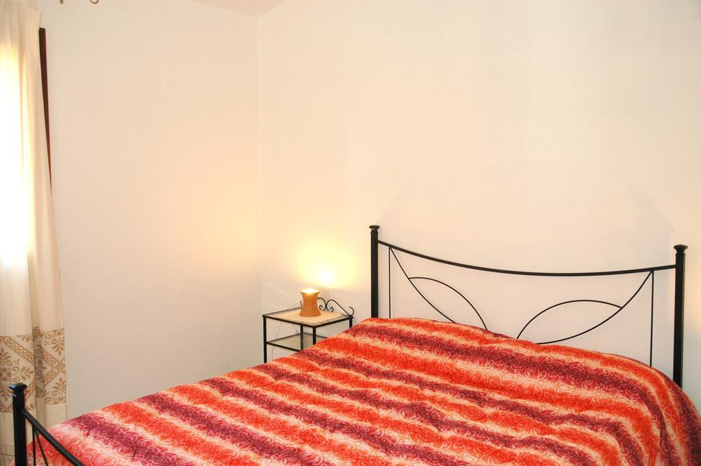 Holiday Homes Stella Marina San Teodoro  Kamer foto