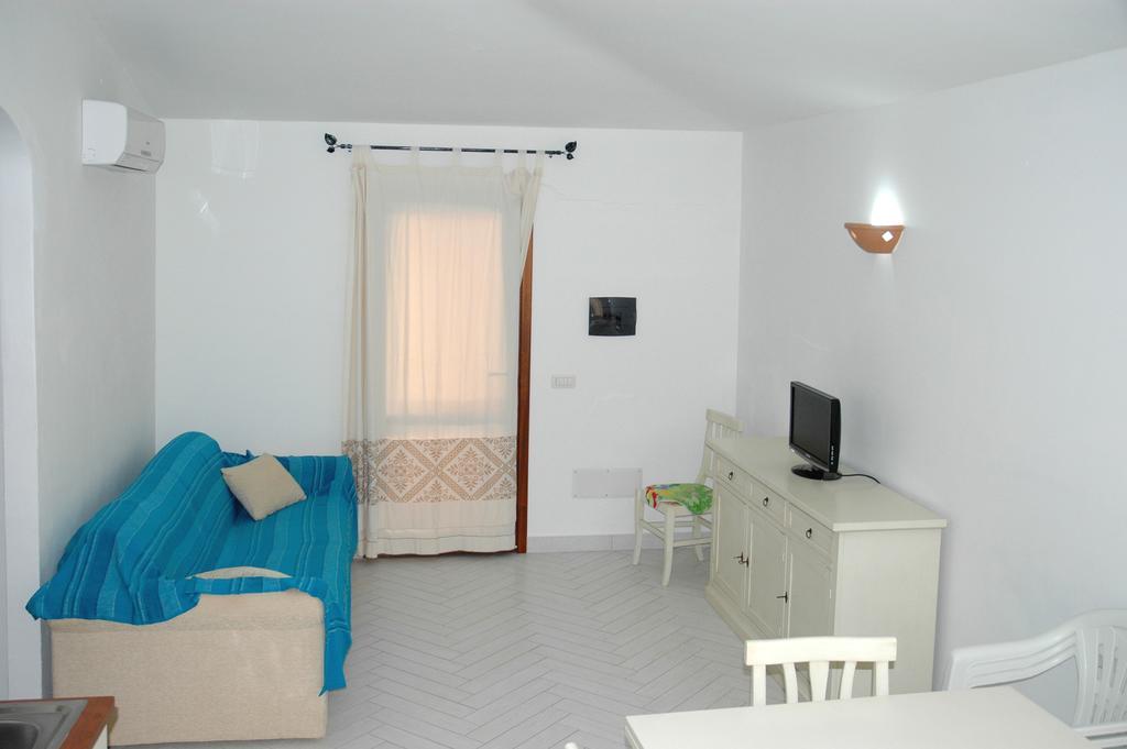 Holiday Homes Stella Marina San Teodoro  Kamer foto